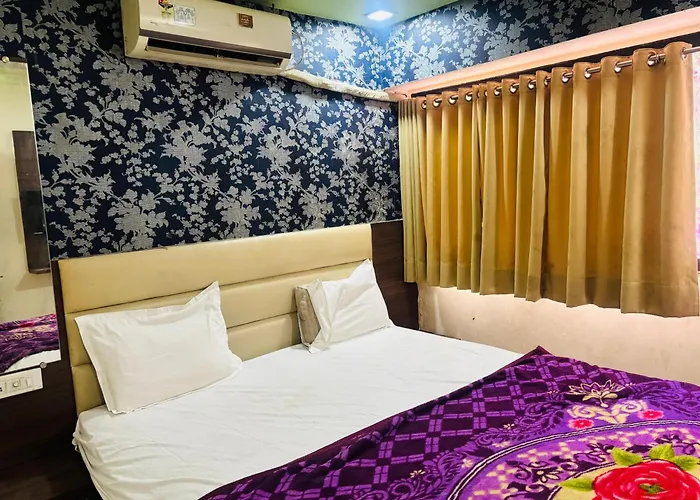 Hotel Greenwood Ahmedabad